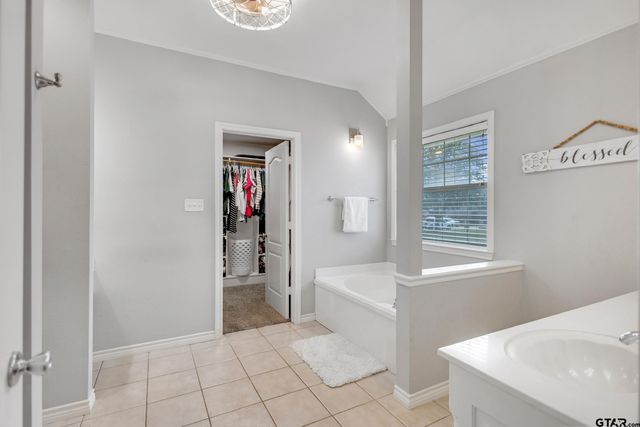 15113 Boaz Ln, Lindale, TX 75771