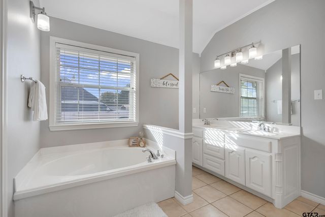 15113 Boaz Ln, Lindale, TX 75771