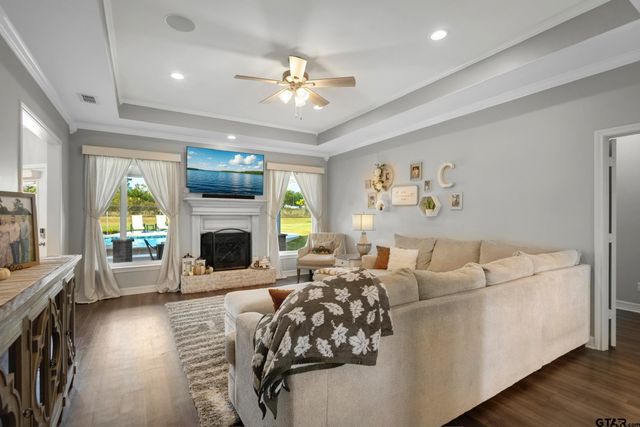 15113 Boaz Ln, Lindale, TX 75771