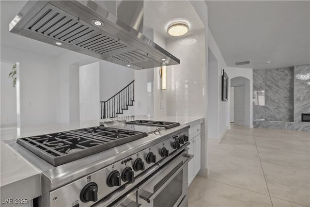 7324 West WHITE BLOOM Avenue, Las Vegas, NV 89117