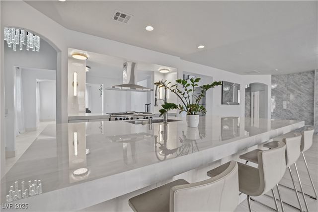 7324 West WHITE BLOOM Avenue, Las Vegas, NV 89117