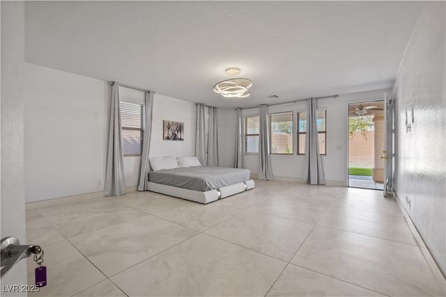 7324 West WHITE BLOOM Avenue, Las Vegas, NV 89117