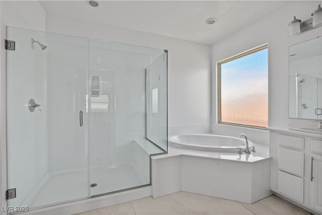 7324 West WHITE BLOOM Avenue, Las Vegas, NV 89117