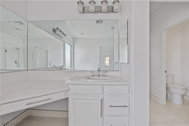 7324 West WHITE BLOOM Avenue, Las Vegas, NV 89117