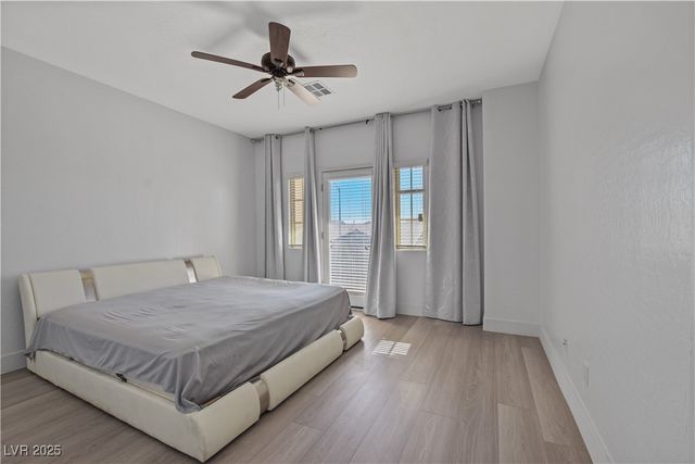 7324 West WHITE BLOOM Avenue, Las Vegas, NV 89117