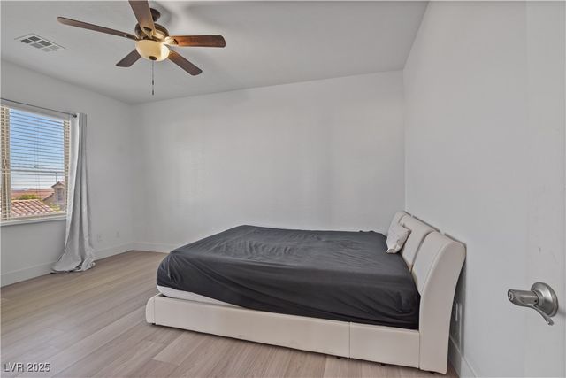 7324 West WHITE BLOOM Avenue, Las Vegas, NV 89117