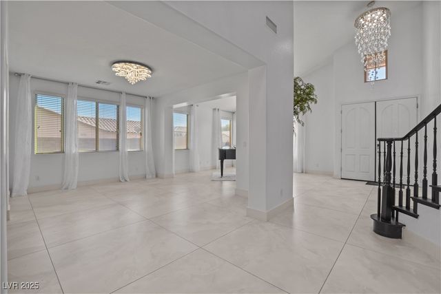 7324 West WHITE BLOOM Avenue, Las Vegas, NV 89117