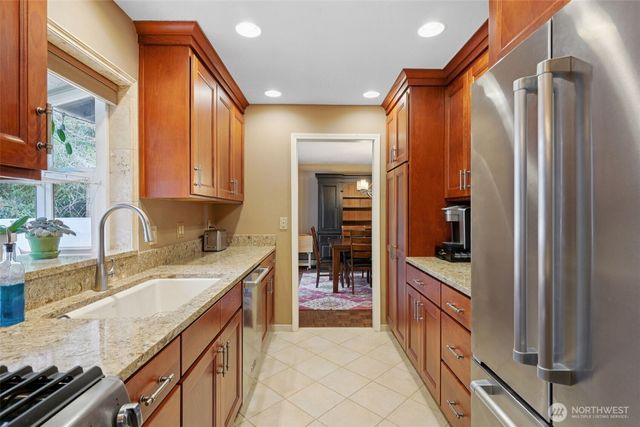 13710 SE 251st Place, Kent, WA 98042