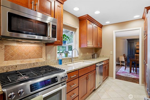 13710 SE 251st Place, Kent, WA 98042