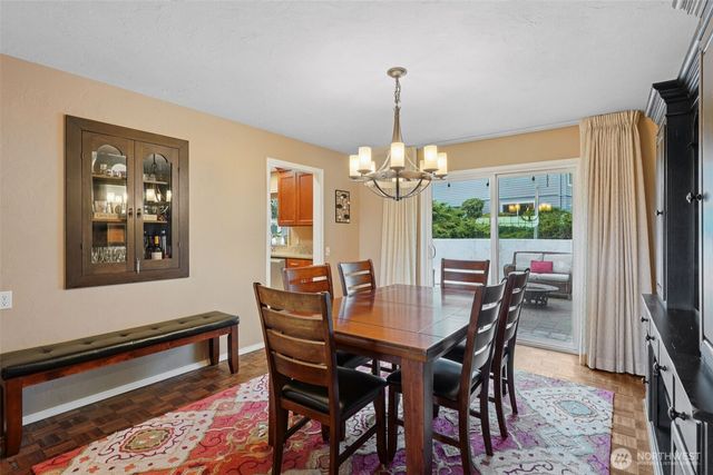 13710 SE 251st Place, Kent, WA 98042