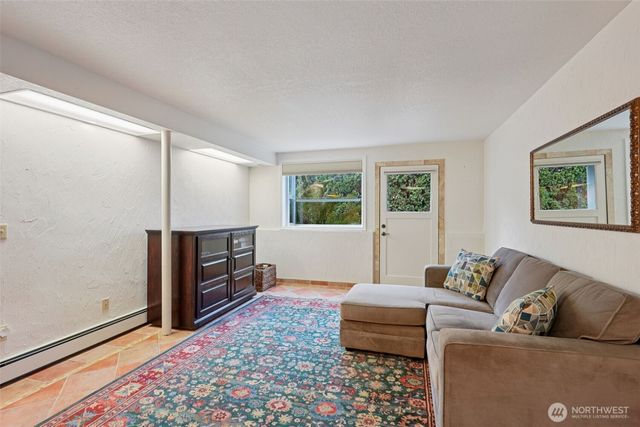 13710 SE 251st Place, Kent, WA 98042