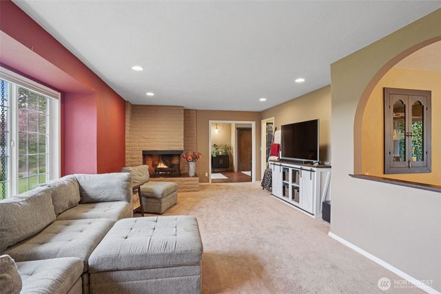 13710 SE 251st Place, Kent, WA 98042