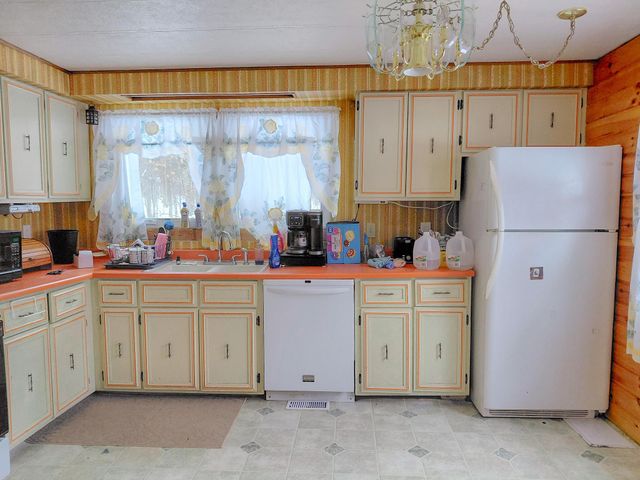 2240 E Haskell Lake Road, Harrison, MI 48625