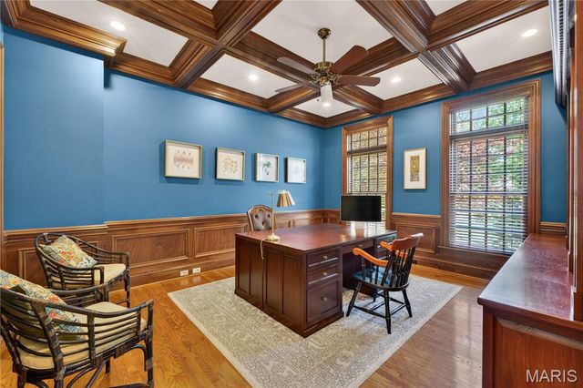 25 Fair Oaks Drive, St Louis, MO 63124