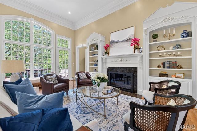 25 Fair Oaks Drive, St Louis, MO 63124