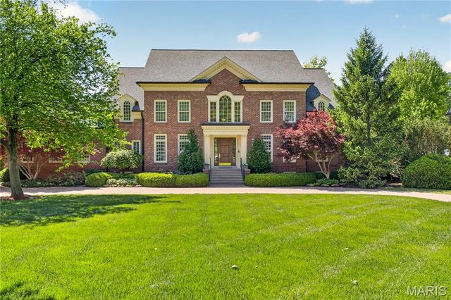 25 Fair Oaks Drive, St Louis, MO 63124