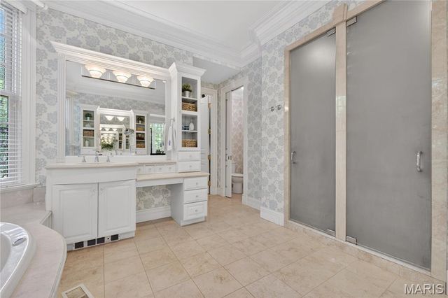 25 Fair Oaks Drive, St Louis, MO 63124