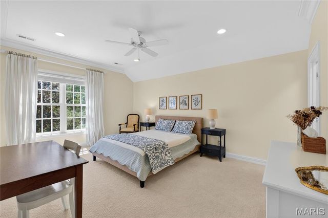 25 Fair Oaks Drive, St Louis, MO 63124