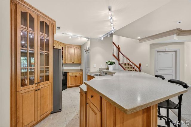 25 Fair Oaks Drive, St Louis, MO 63124