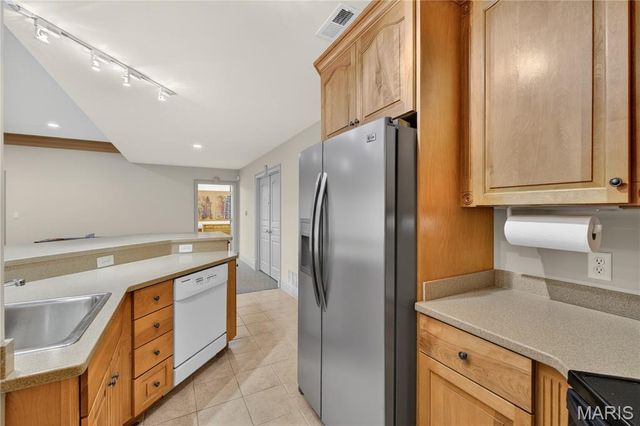 25 Fair Oaks Drive, St Louis, MO 63124