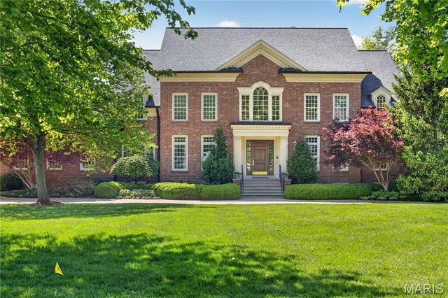 25 Fair Oaks Drive, St Louis, MO 63124