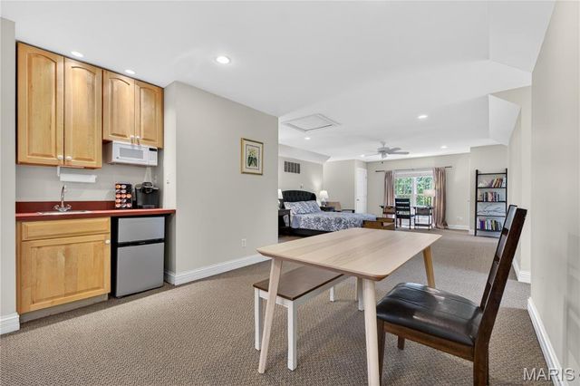 25 Fair Oaks Drive, St Louis, MO 63124
