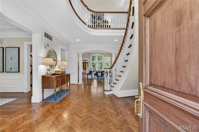 25 Fair Oaks Drive, St Louis, MO 63124
