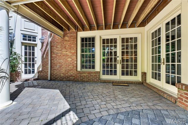 25 Fair Oaks Drive, St Louis, MO 63124