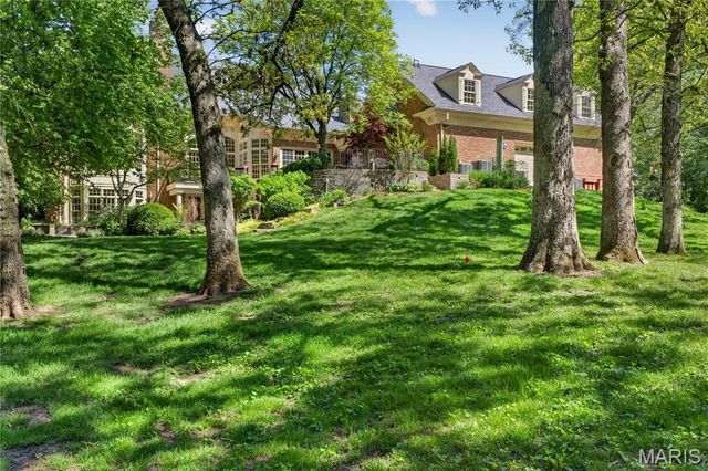25 Fair Oaks Drive, St Louis, MO 63124