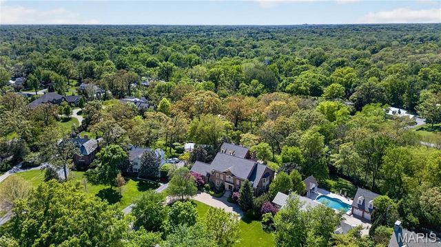 25 Fair Oaks Drive, St Louis, MO 63124