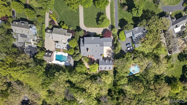 25 Fair Oaks Drive, St Louis, MO 63124