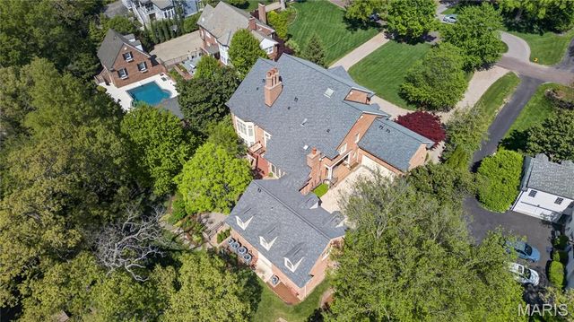 25 Fair Oaks Drive, St Louis, MO 63124