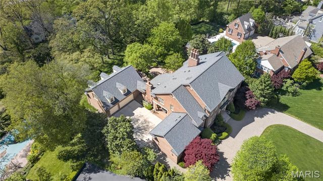 25 Fair Oaks Drive, St Louis, MO 63124