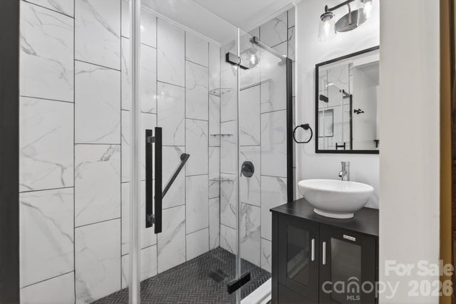 2705 Tiergarten Lane, Charlotte, NC 28210