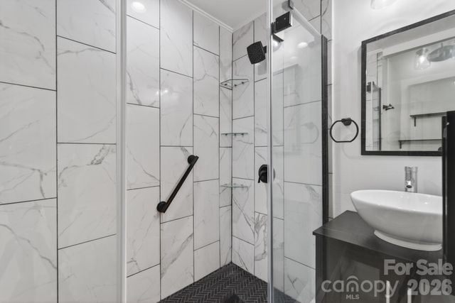 2705 Tiergarten Lane, Charlotte, NC 28210