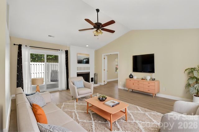 2705 Tiergarten Lane, Charlotte, NC 28210