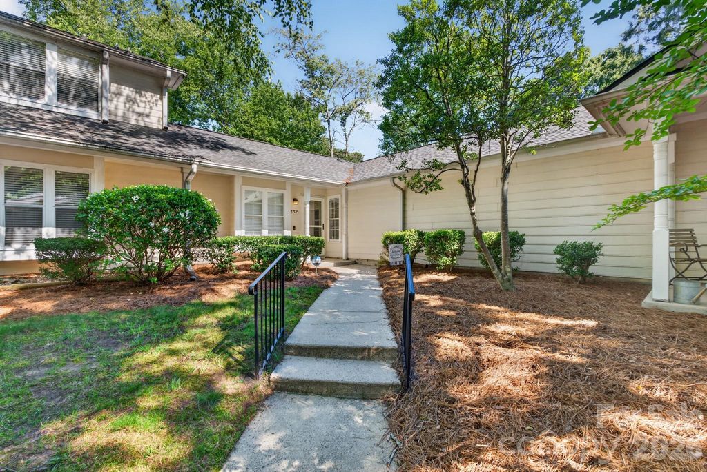 2705 Tiergarten Lane, Charlotte, NC 28210