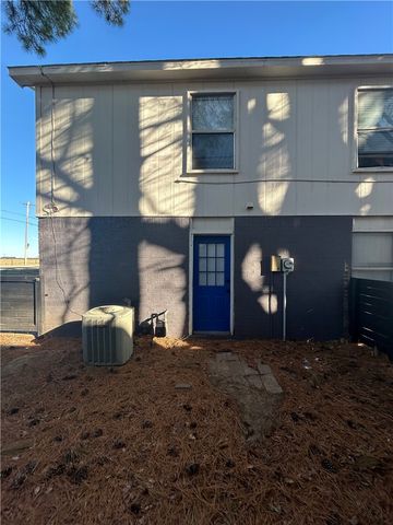 1855 W Deane Street A, Fayetteville, AR 72703