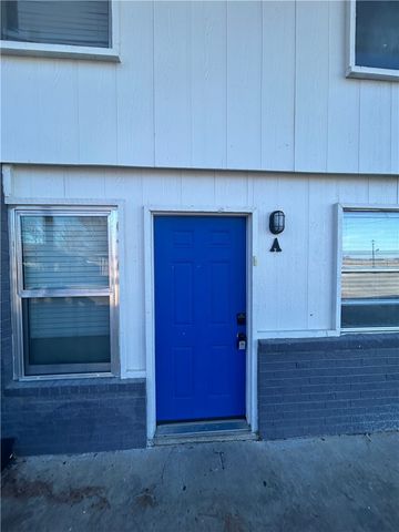 1855 W Deane Street A, Fayetteville, AR 72703