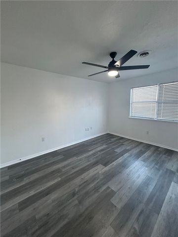 1855 W Deane Street A, Fayetteville, AR 72703