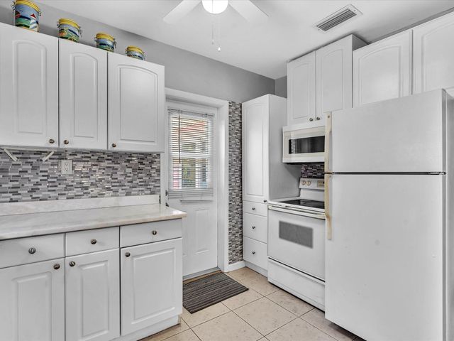 1835 Roosevelt Street, Hollywood, FL 33020