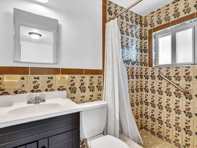 1835 Roosevelt Street, Hollywood, FL 33020