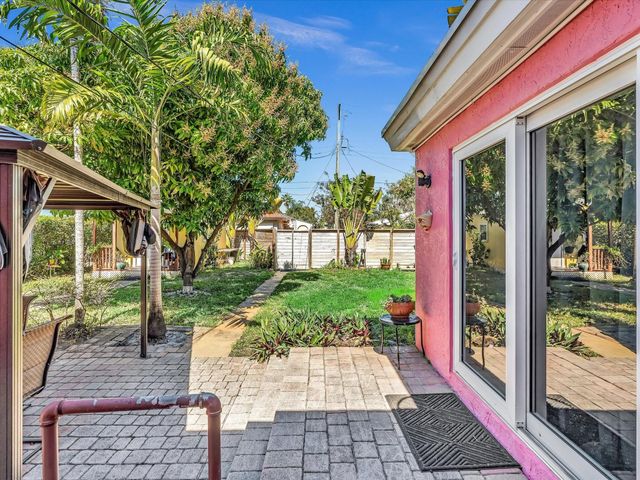 1835 Roosevelt Street, Hollywood, FL 33020