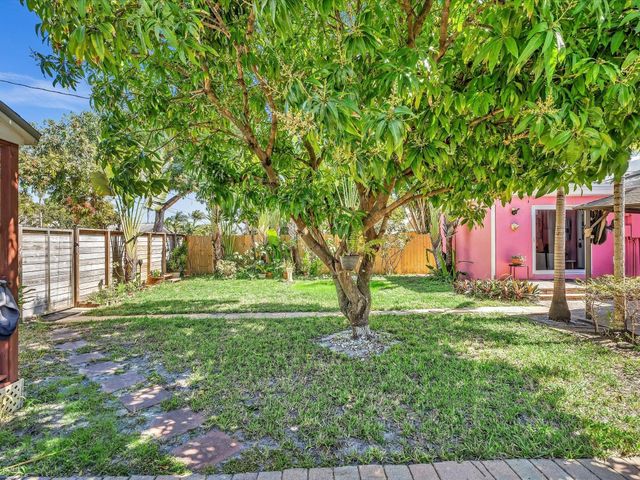 1835 Roosevelt Street, Hollywood, FL 33020