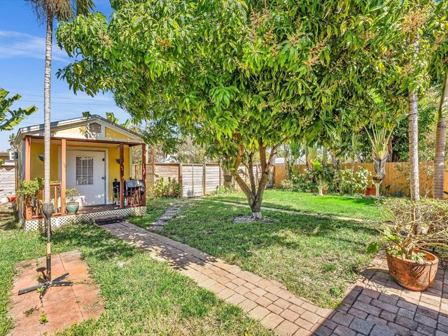 1835 Roosevelt Street, Hollywood, FL 33020