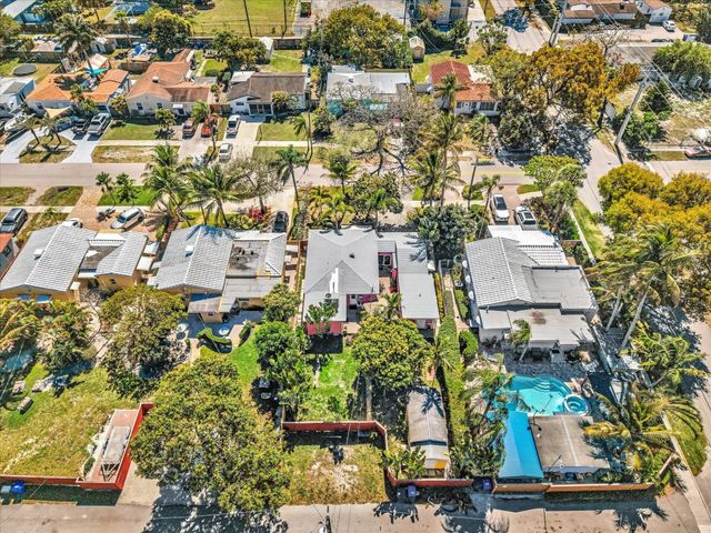 1835 Roosevelt Street, Hollywood, FL 33020