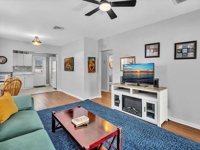 1835 Roosevelt Street, Hollywood, FL 33020