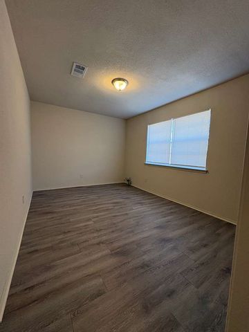 1201 Kimbrough Street, White Settlement, TX 76108