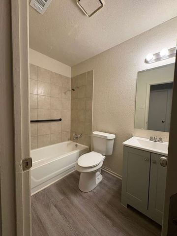 1201 Kimbrough Street, White Settlement, TX 76108