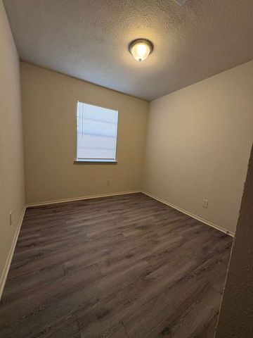 1201 Kimbrough Street, White Settlement, TX 76108